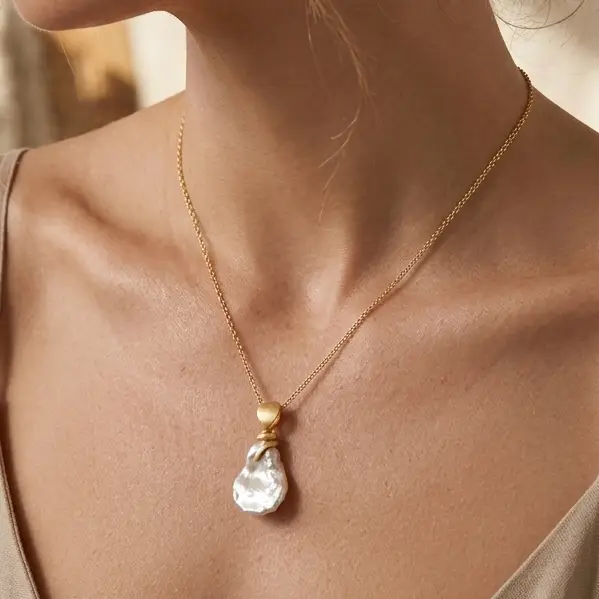 Petal Keshi Pearl Pendant in 18K Matte Gold